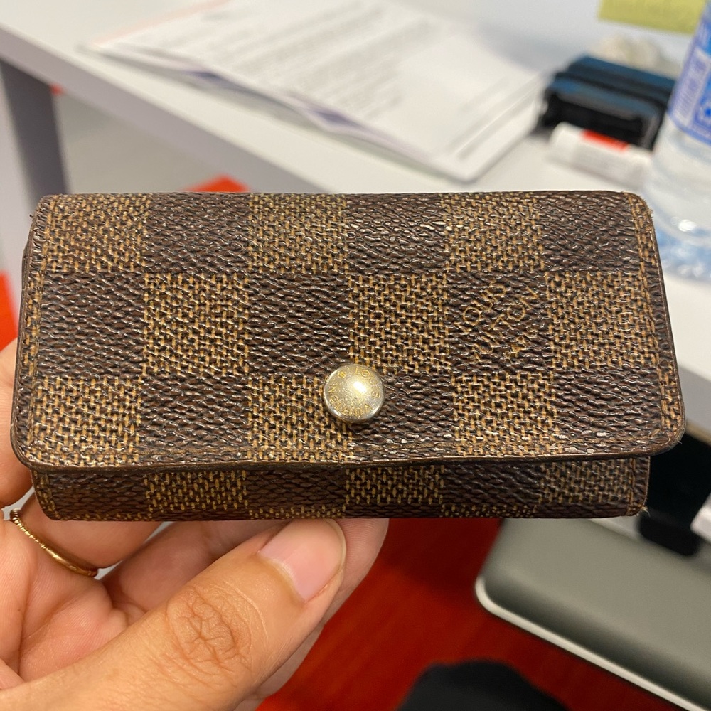 Sold - Louis Vuitton 4 Key Holder Damier Ebene